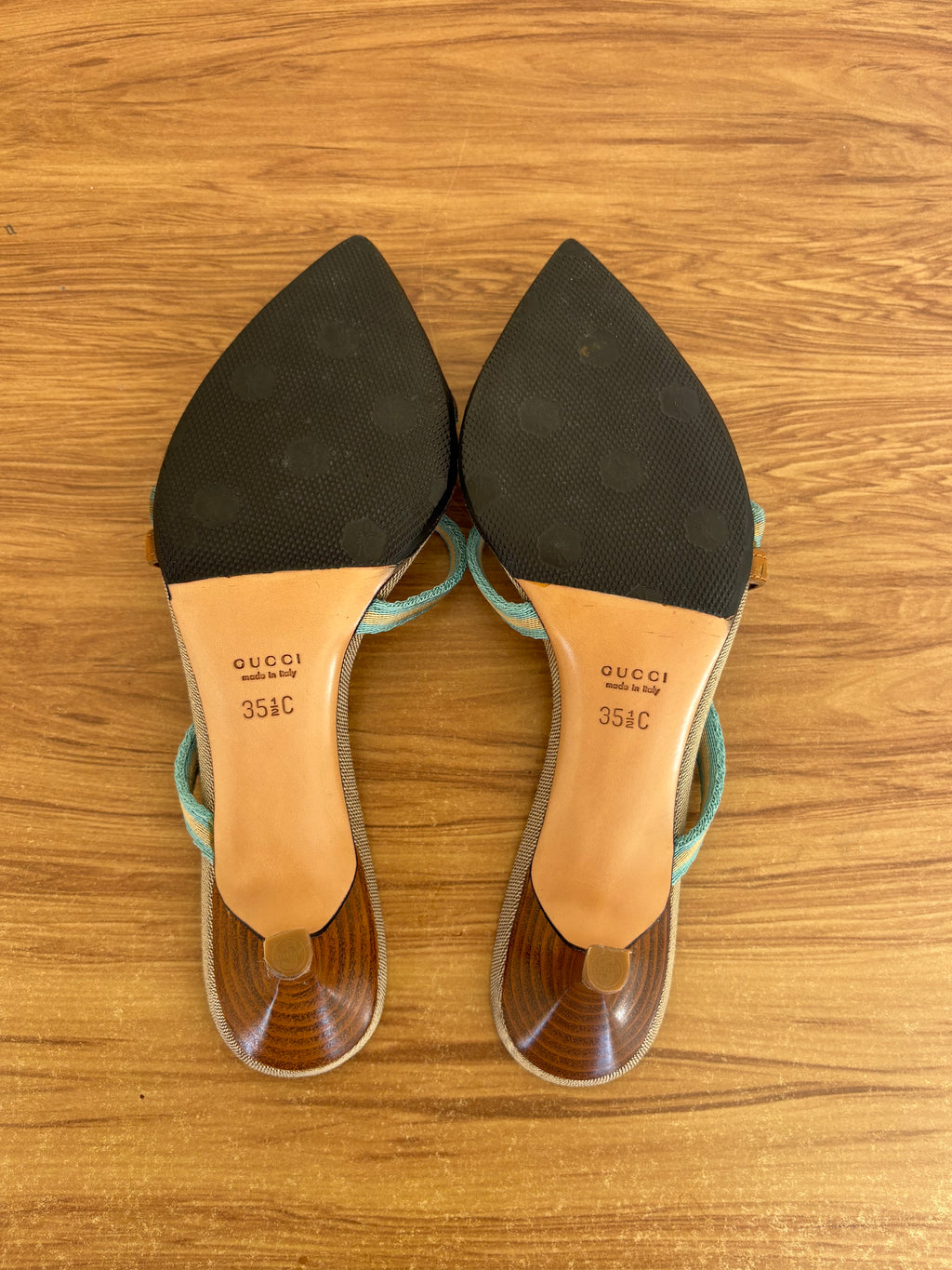 Gucci x Tom Ford strappy baby blue kitten heels (35.5)