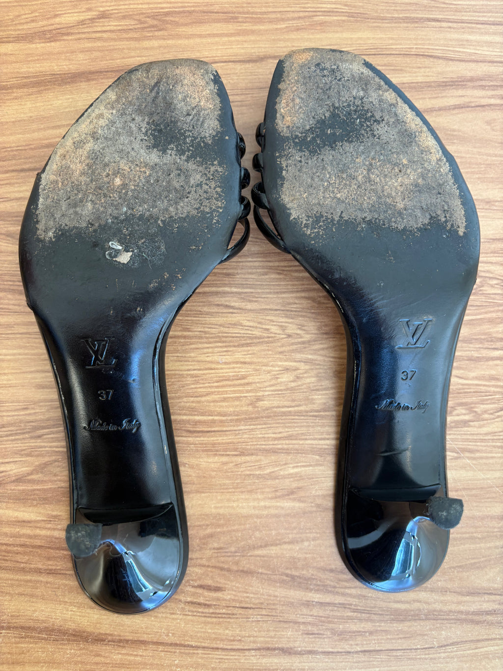 Louis Vuitton black patent leather mules (37)