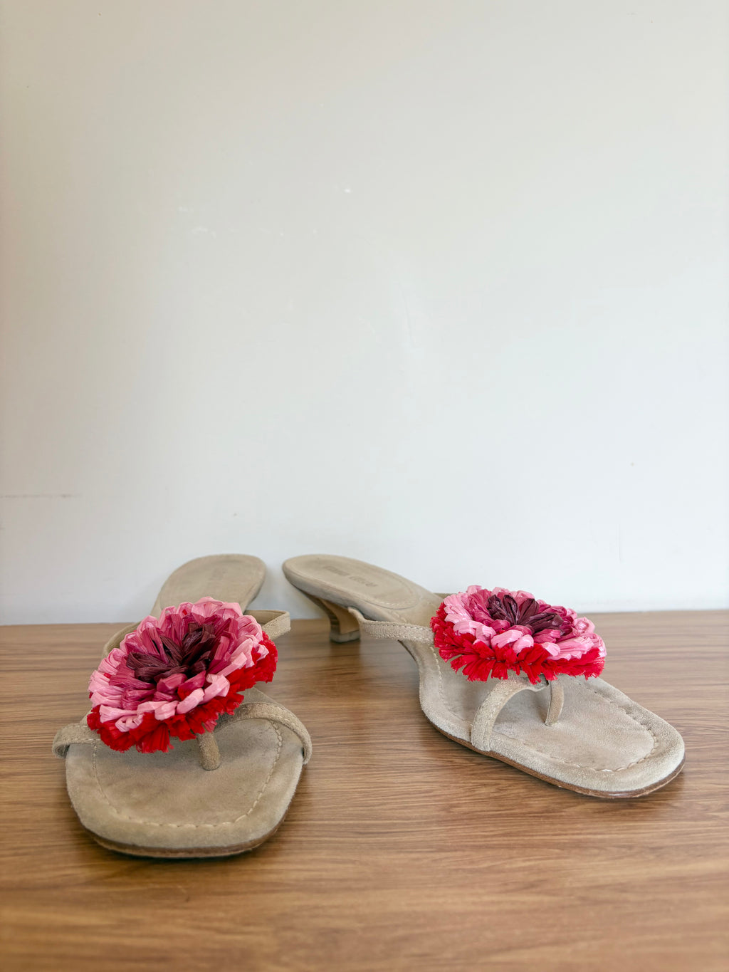 Miu Miu raffia flower thong kitten heels (37.5)