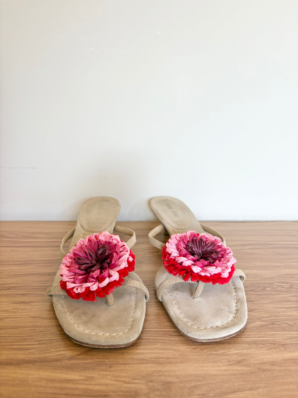 Miu Miu raffia flower thong kitten heels (37.5)