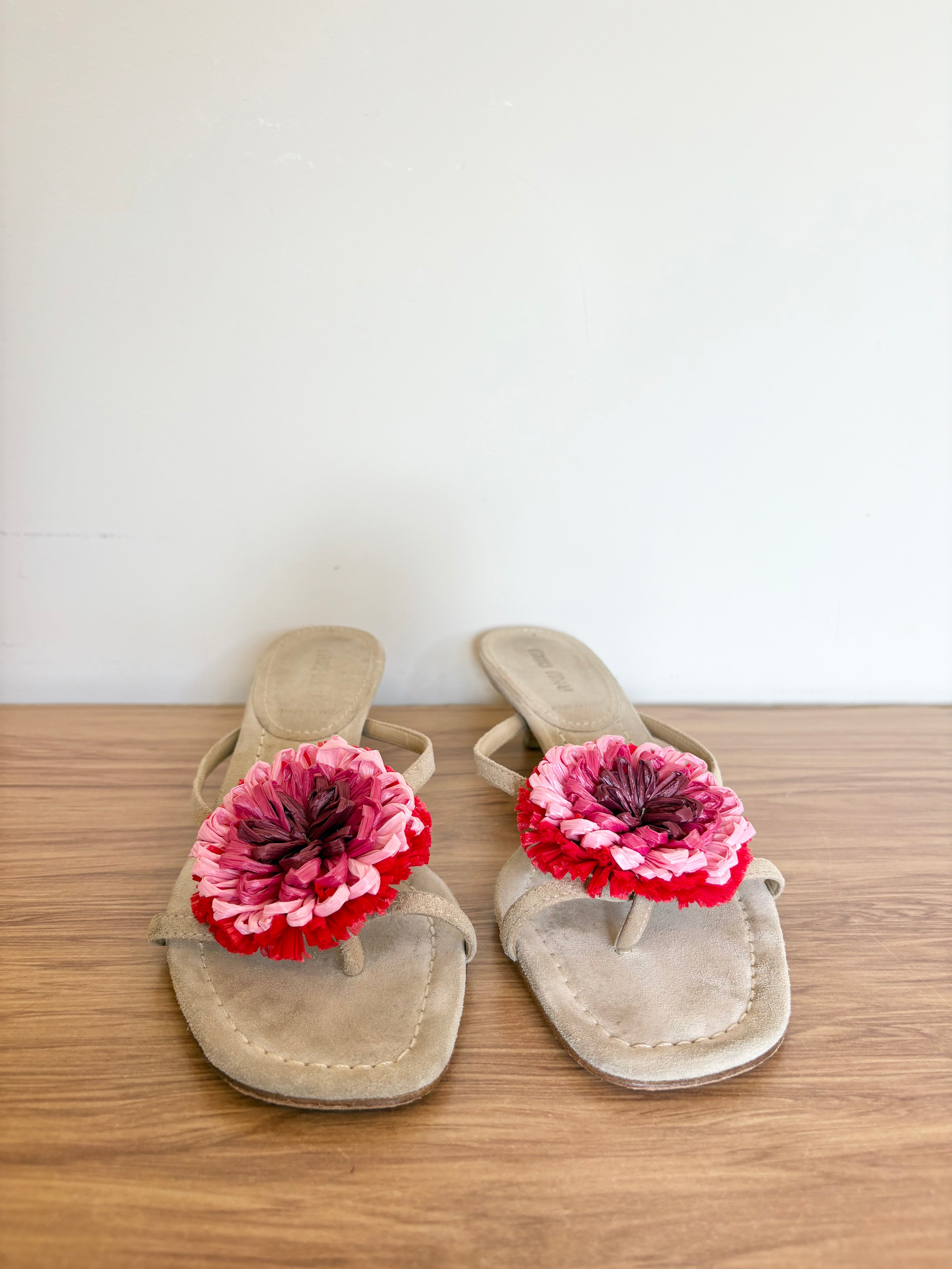 Miu Miu raffia flower thong kitten heels (37.5)