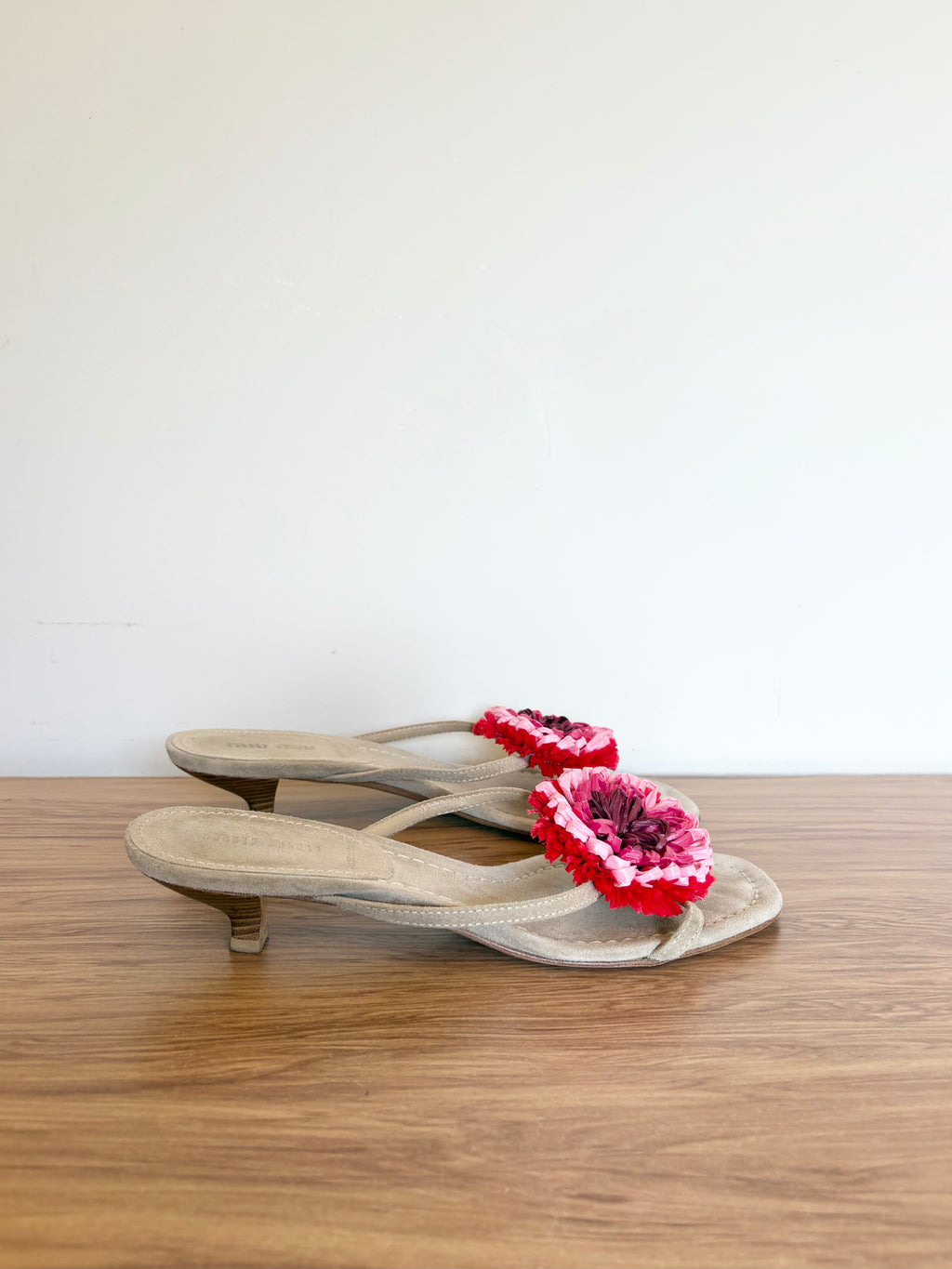 Miu Miu raffia flower thong kitten heels (37.5)
