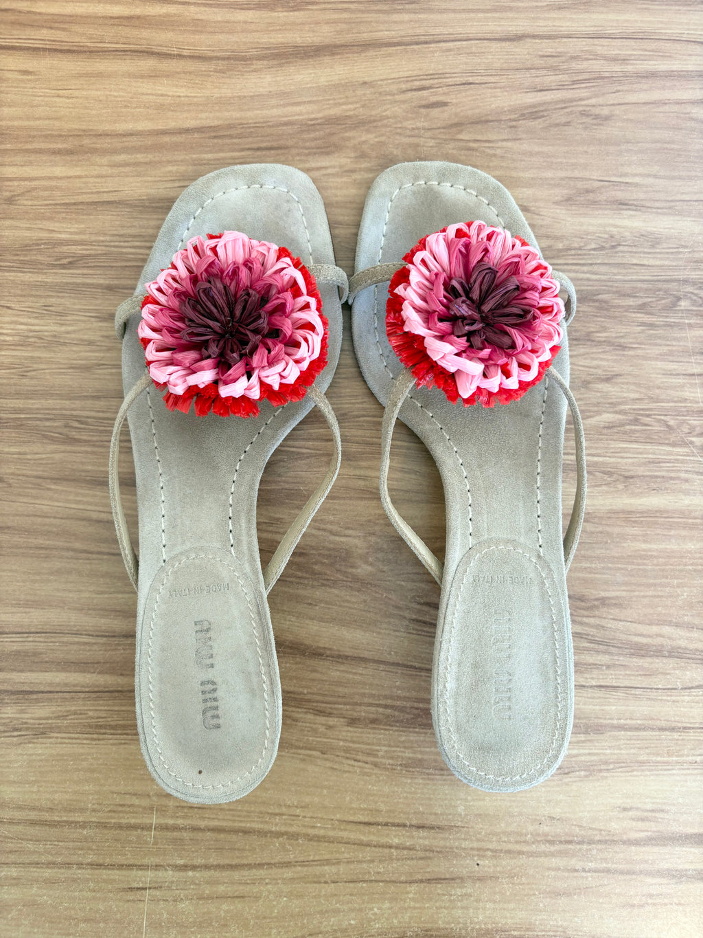 Miu Miu raffia flower thong kitten heels (37.5)