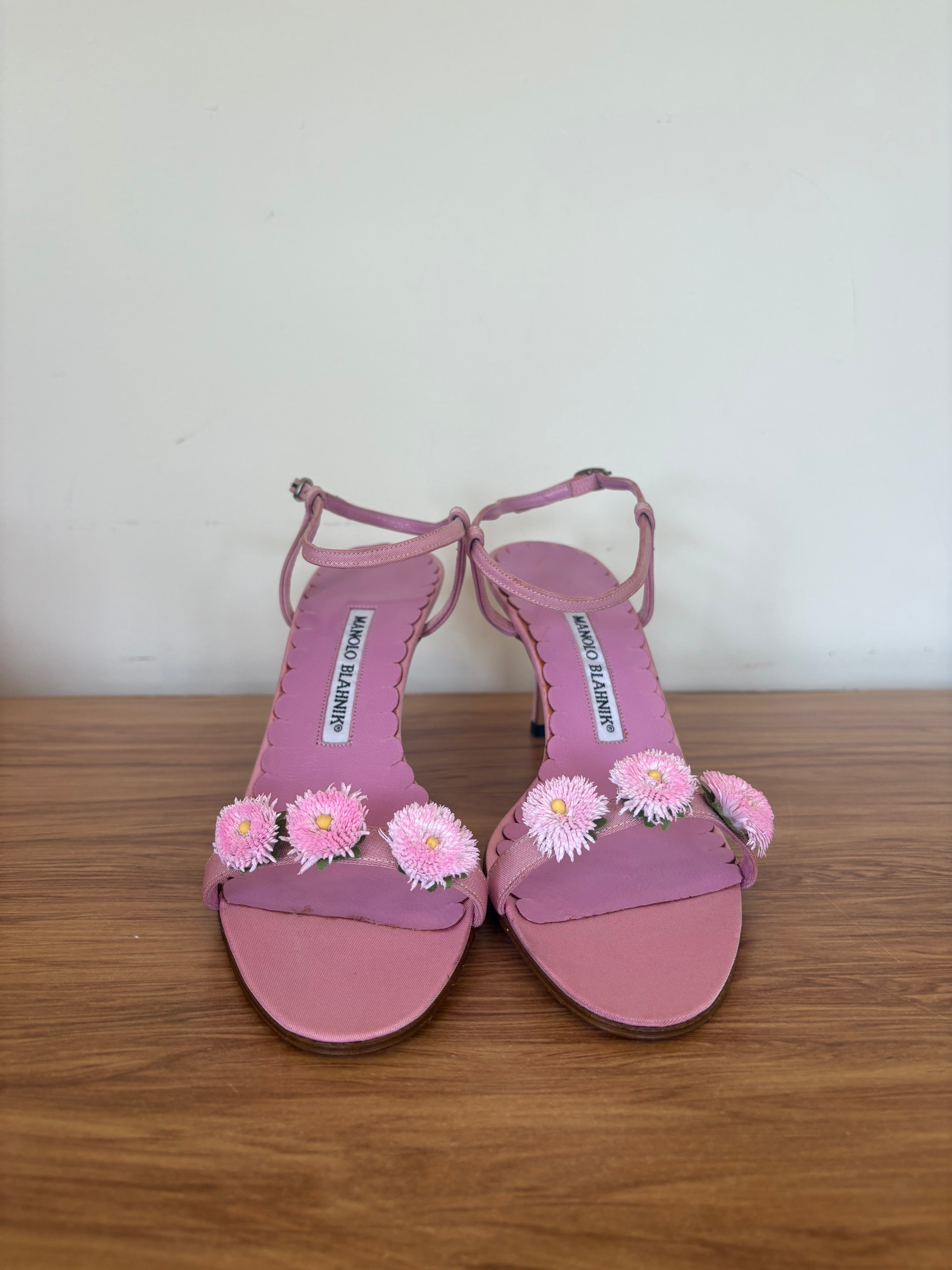 Manolo Blahnik pink daisy ankle strap heels (37.5)