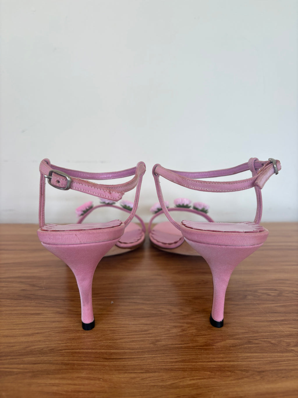 Manolo Blahnik pink daisy ankle strap heels (37.5)
