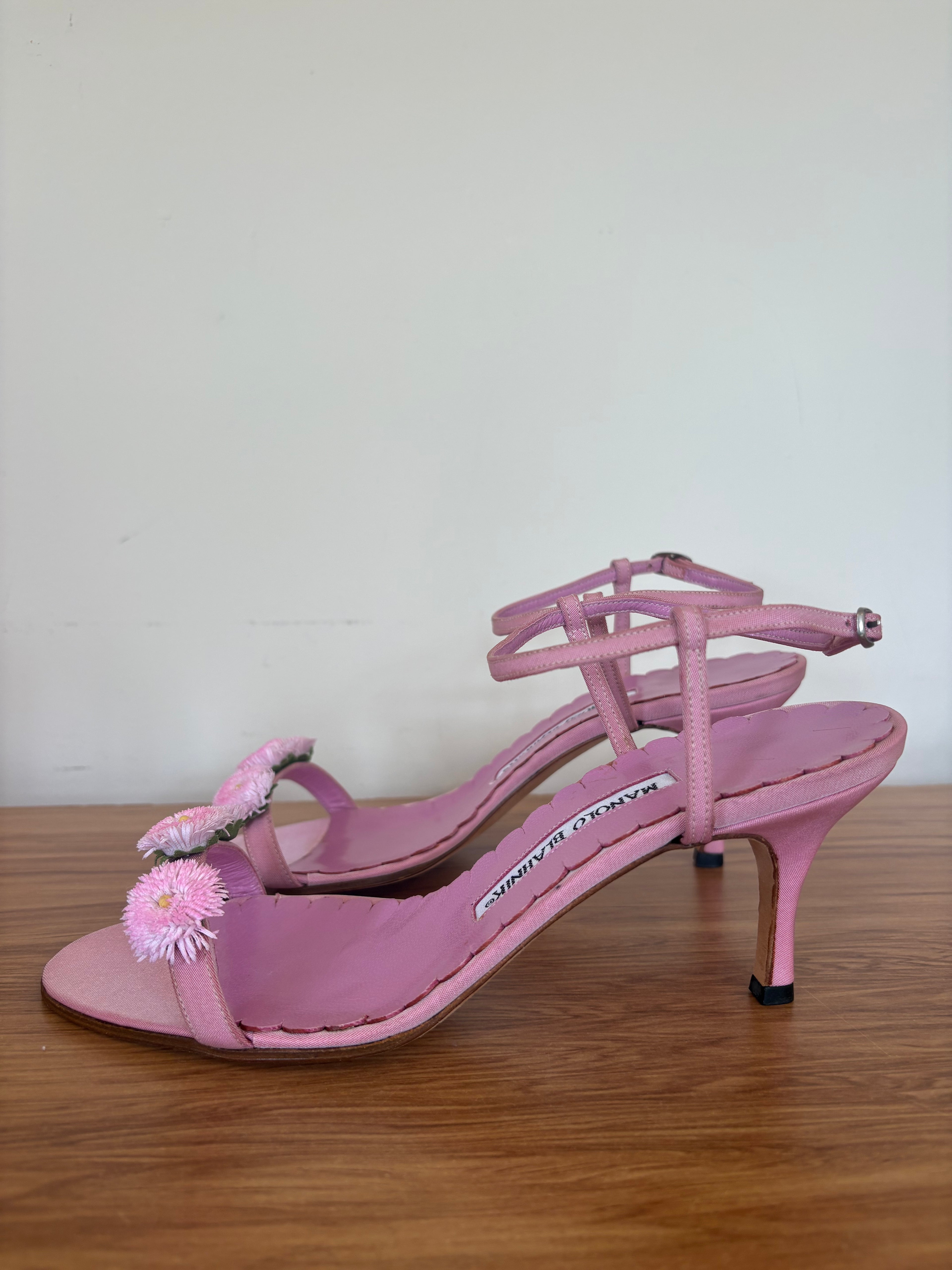 Manolo Blahnik pink daisy ankle strap heels (37.5)