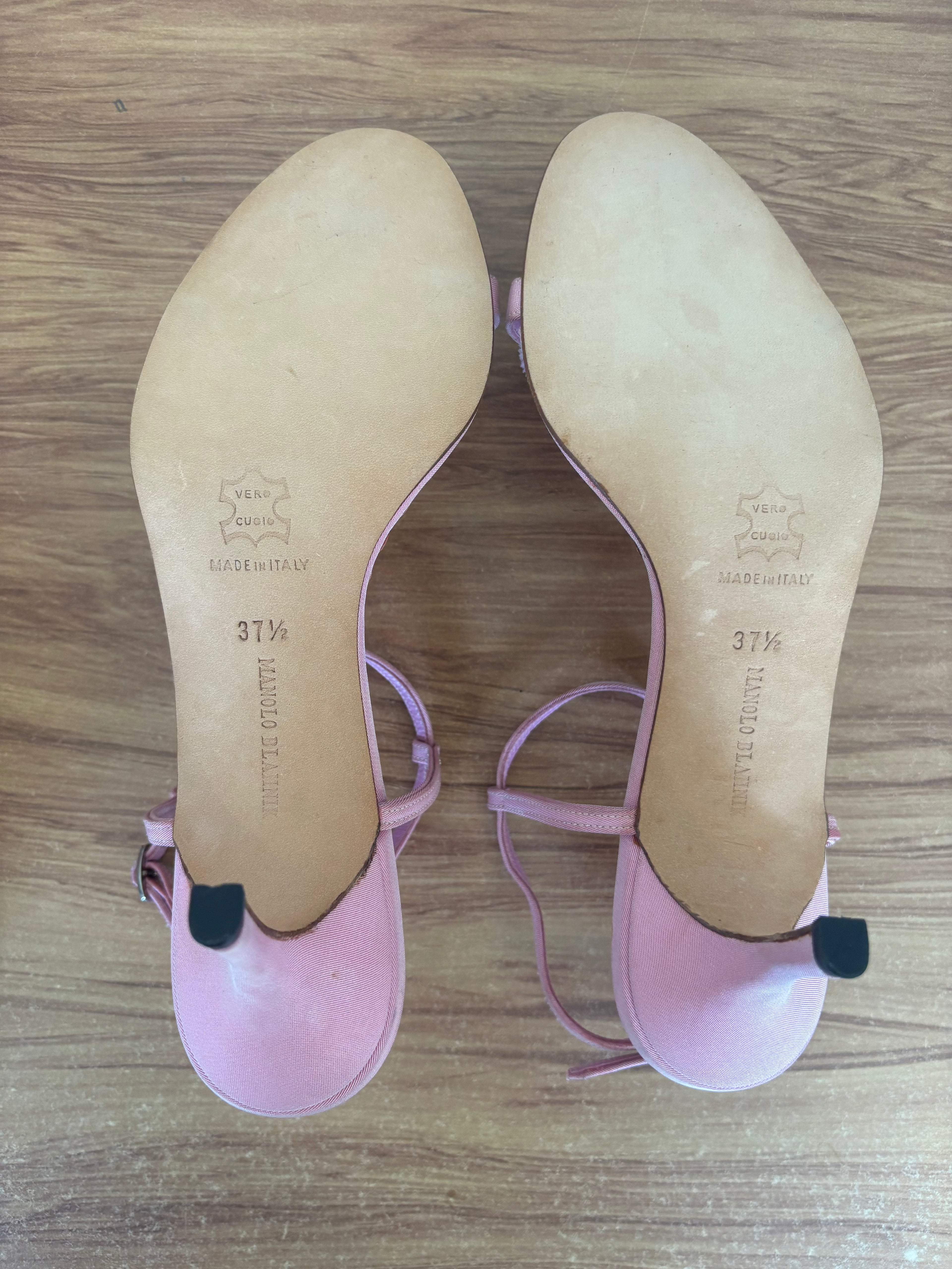 Manolo Blahnik pink daisy ankle strap heels (37.5)