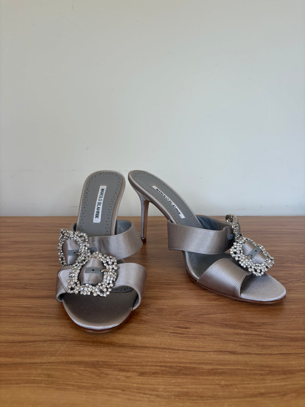 Manolo Blahnik sliver Swarvoski hangisi heels (39)