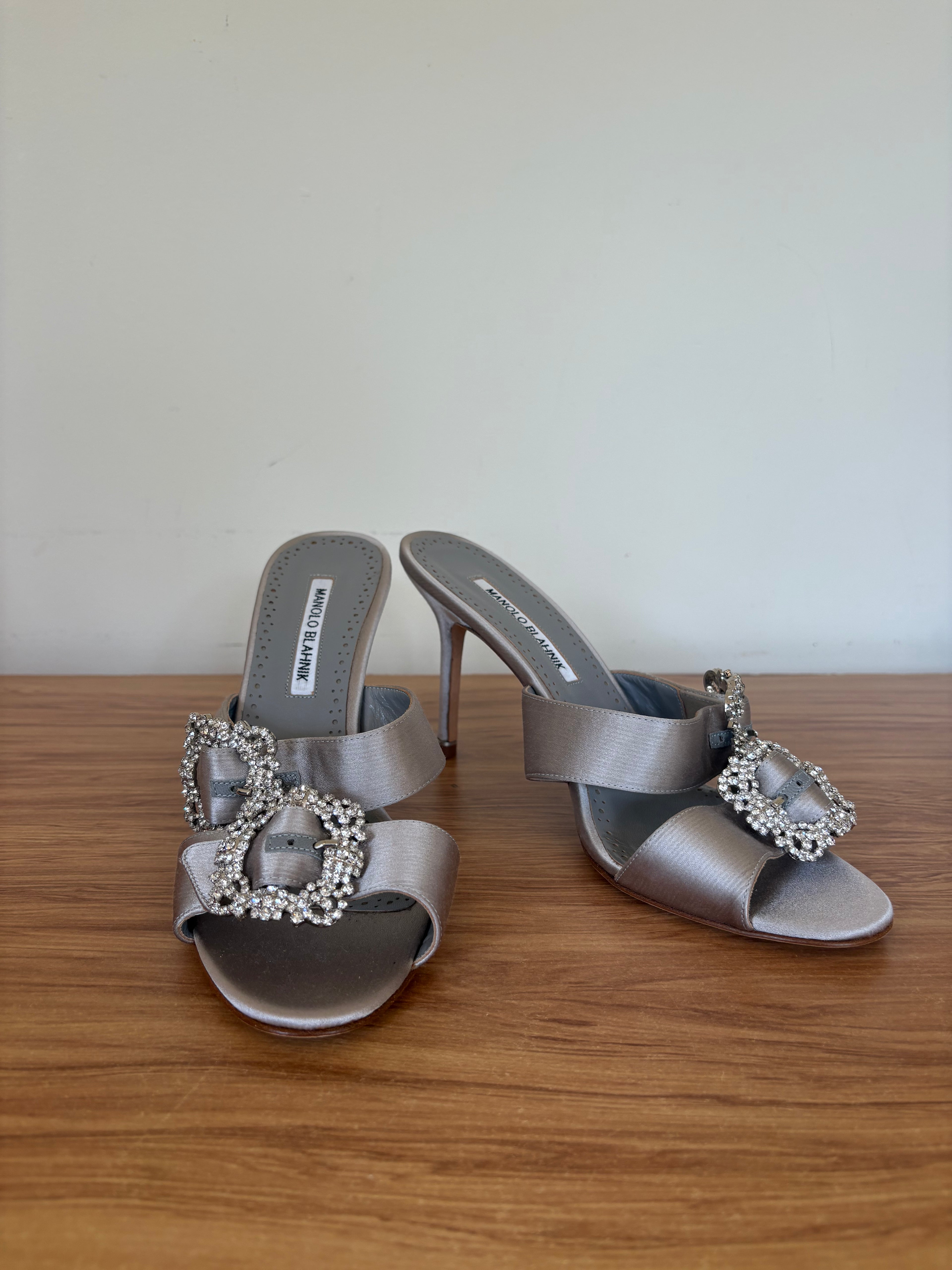 Manolo Blahnik sliver Swarvoski hangisi heels (39)