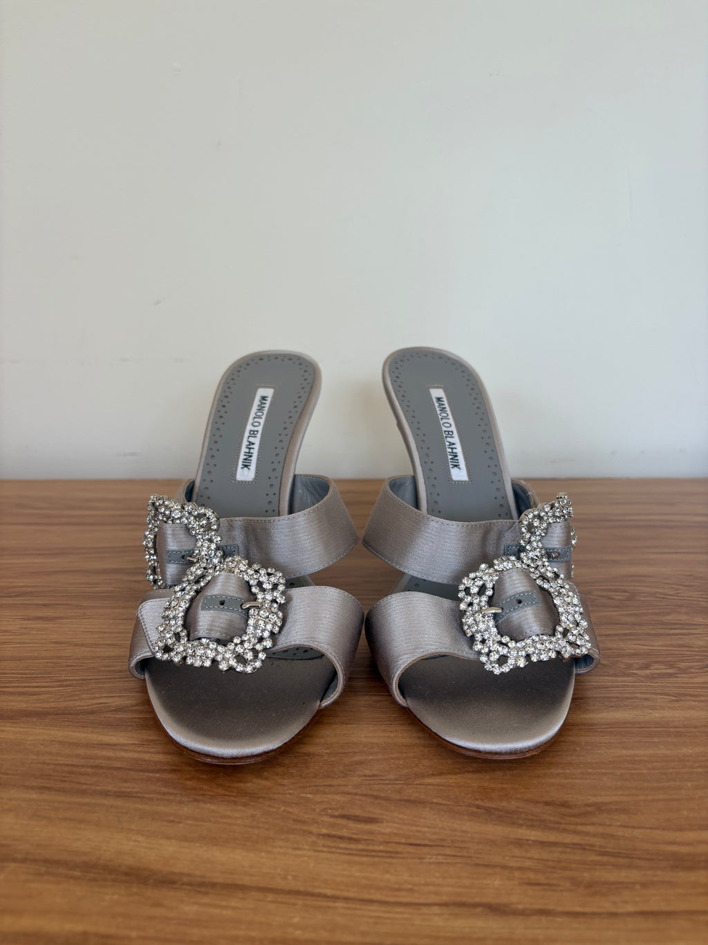 Manolo Blahnik sliver Swarvoski hangisi heels (39)