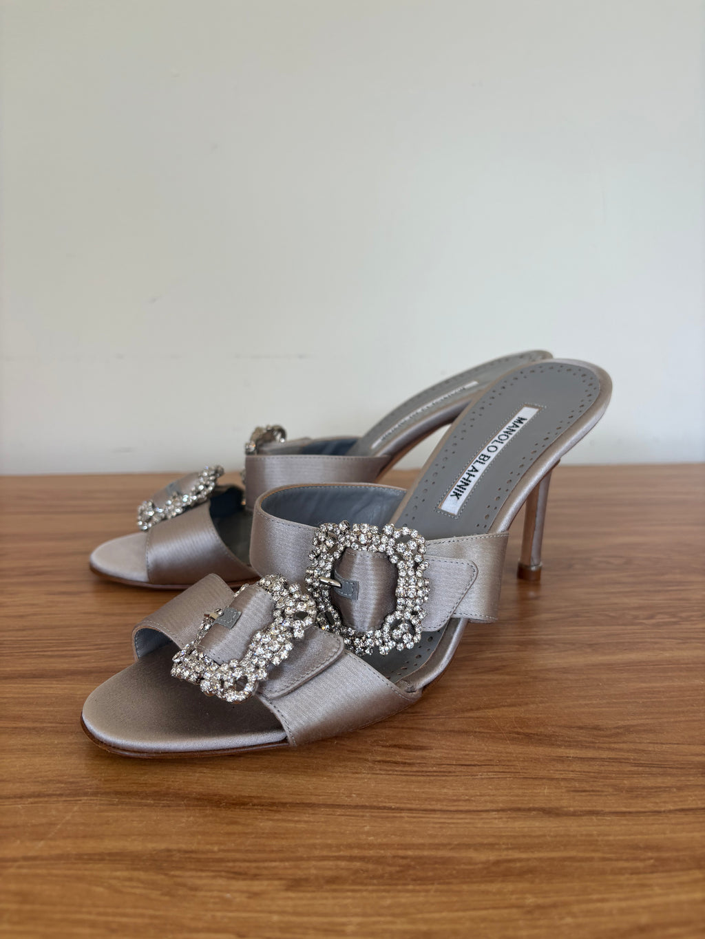 Manolo Blahnik sliver Swarvoski hangisi heels (39)