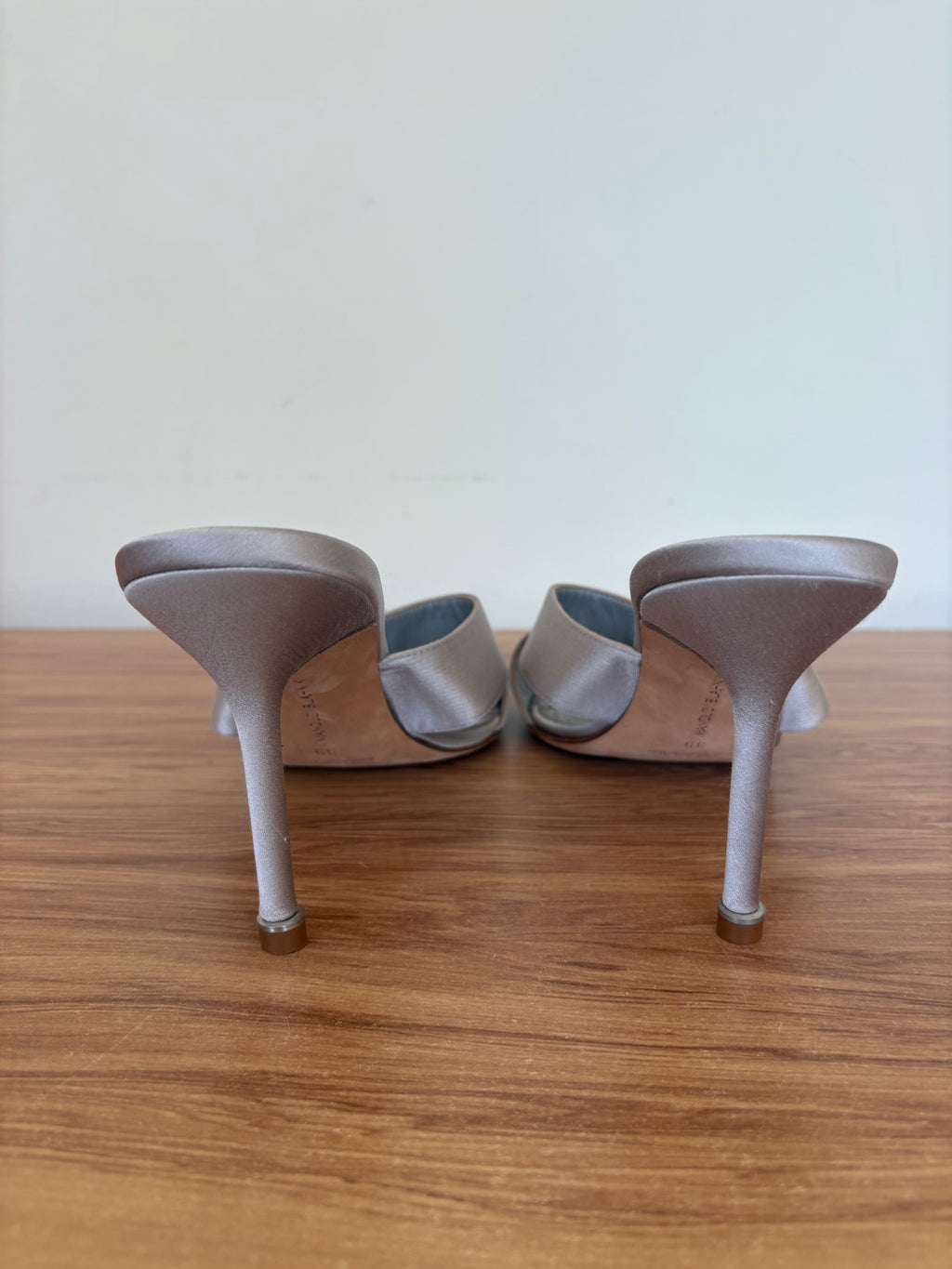 Manolo Blahnik sliver Swarvoski hangisi heels (39)