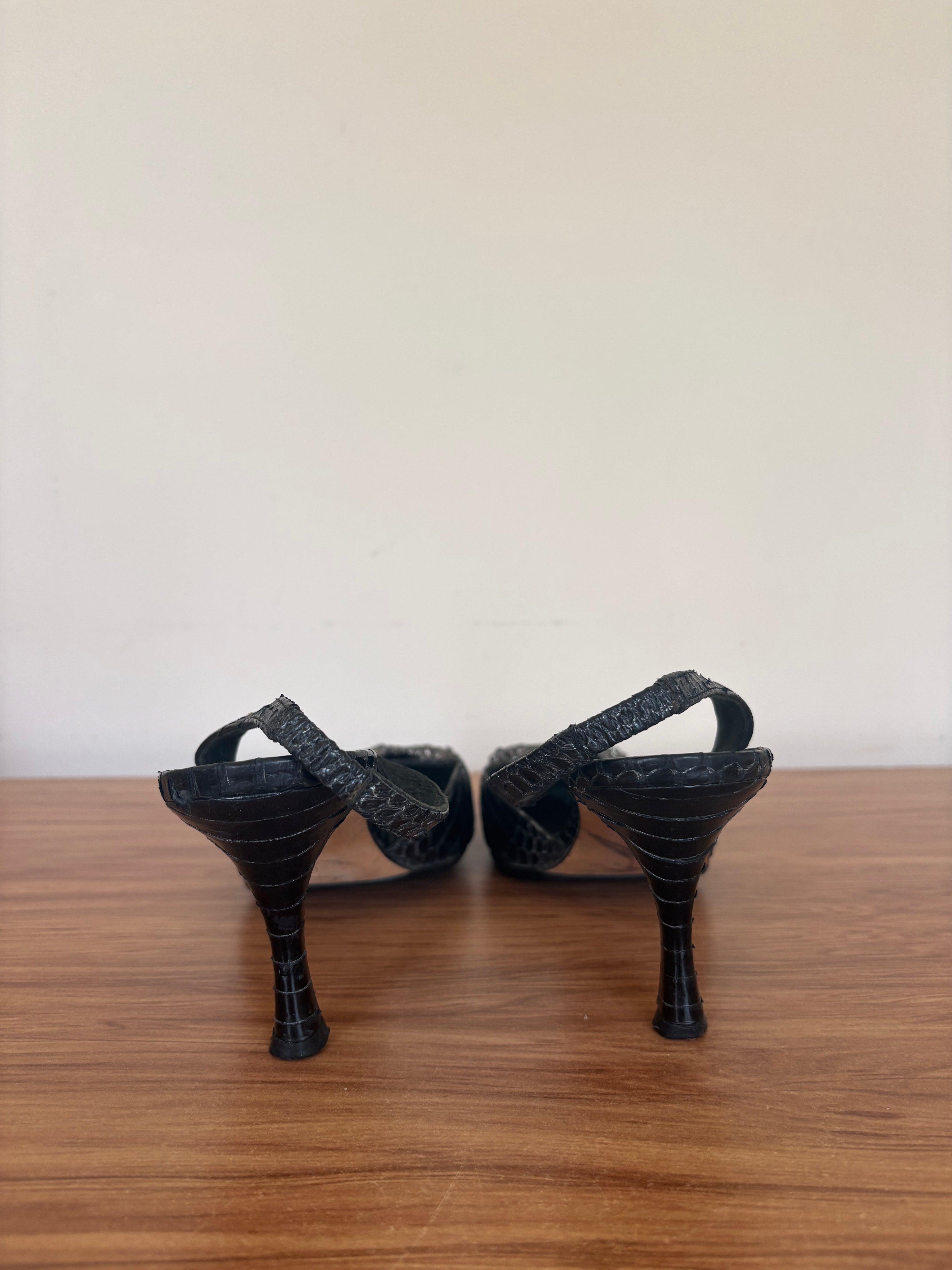 Manolo Blahnik python Swarvoski slingback pumps (38)