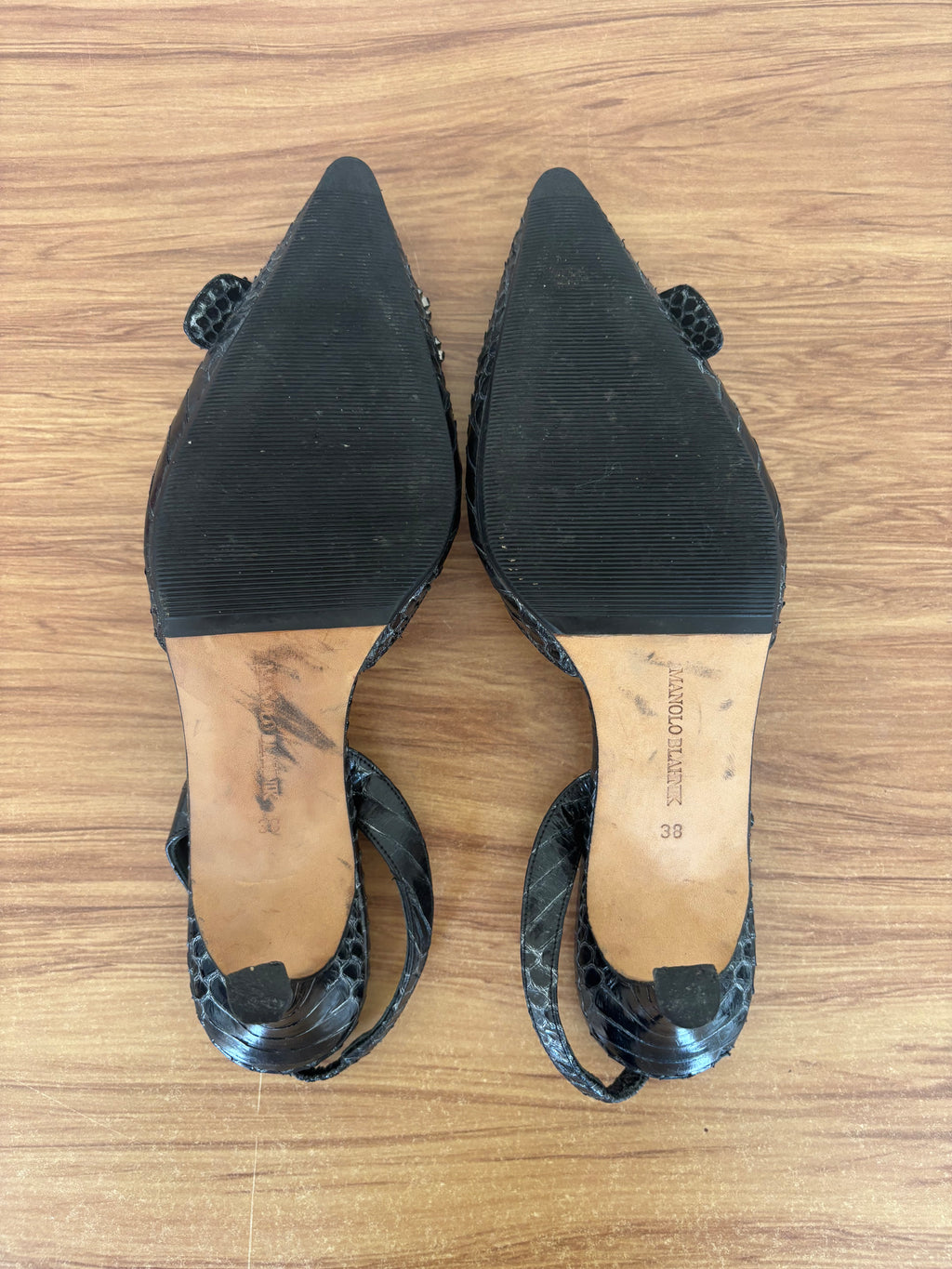 Manolo Blahnik python Swarvoski slingback pumps (38)